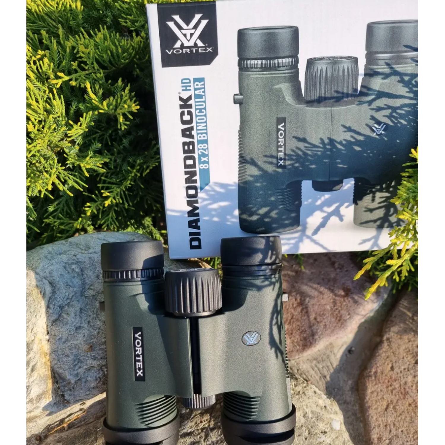 Бинокль VORTEX Diamondback HD 8x28